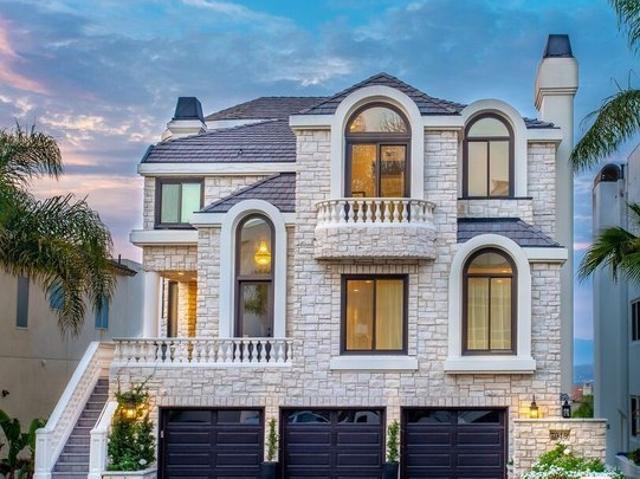 House for sale in Canoga Park, California