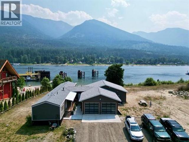 House for sale in Balfour, British Columbia