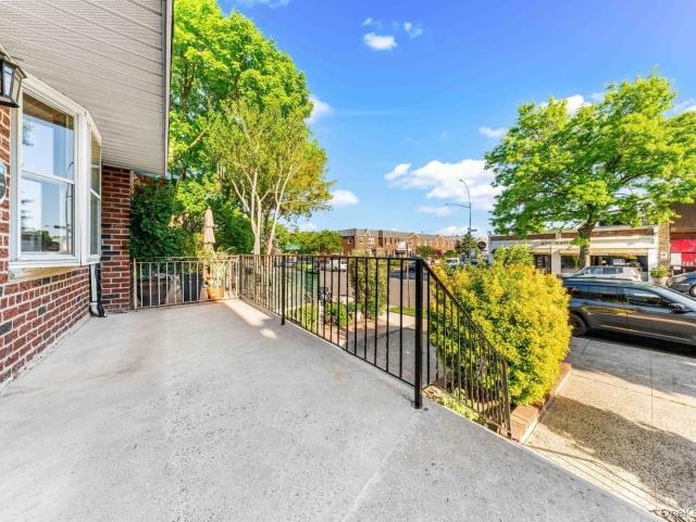 House for sale in Queens, Arverne
