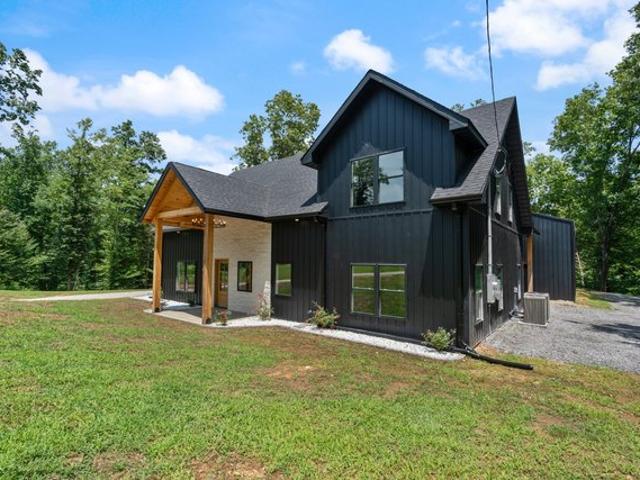 House for sale in Dickson, Middle Tennessee