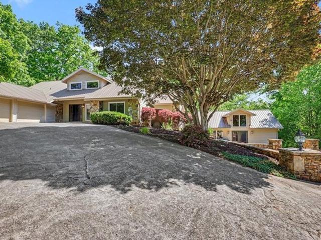 House for sale in Hiawassee, Georgia