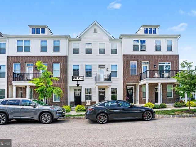 Townhouse for sale in Chester, Pennsylvania