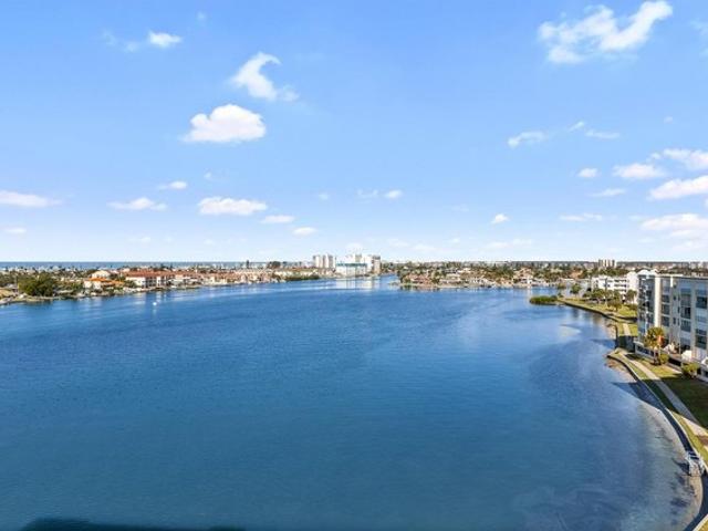Condo for sale in South Pasadena, Florida