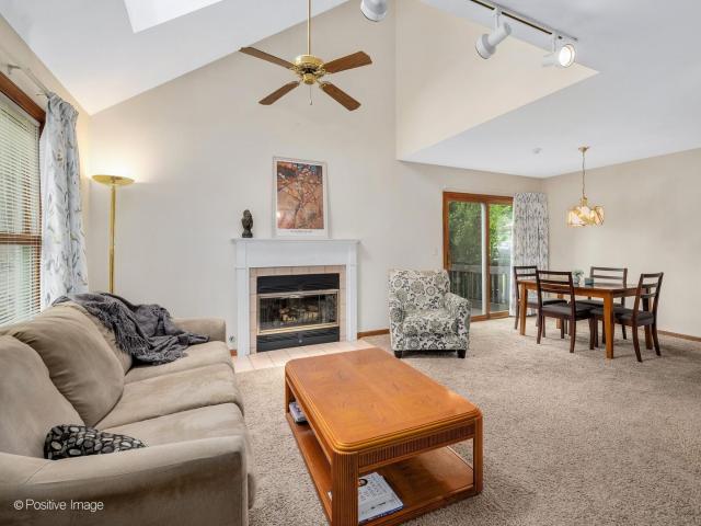 Townhouse for sale in Darien, Illinois