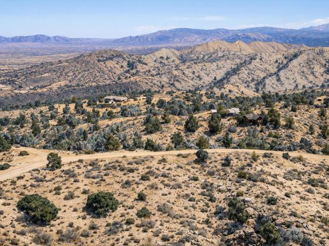 Land for sale in Pinon Hills, California