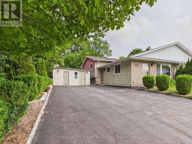 House for sale in Saugeen Shores, Ontario