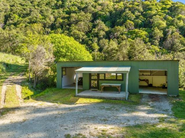 Property for sale in Marlborough