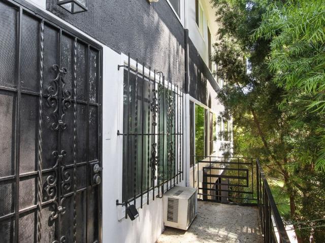 Apartment for rent in Canoga Park, California