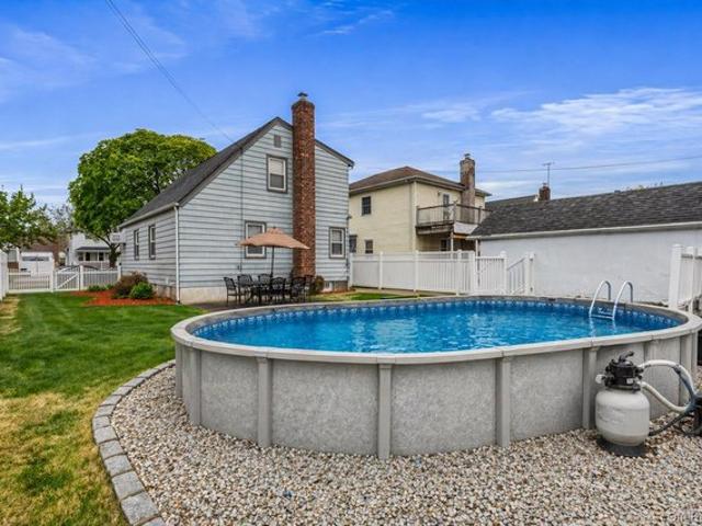 House for sale in Queens, Arverne