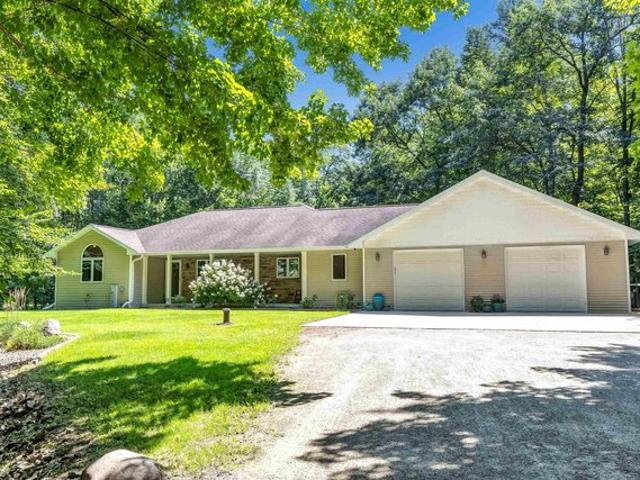 House for sale in Oconto Falls, Wisconsin