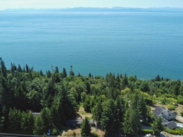 Property for sale in Halfmoon Bay, British Columbia