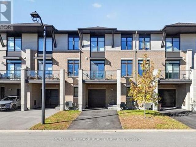 House for sale in Cardinal Creek Village, Ottawa