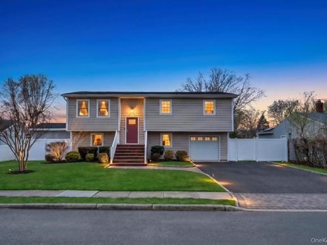 House for sale in Bohemia, New York