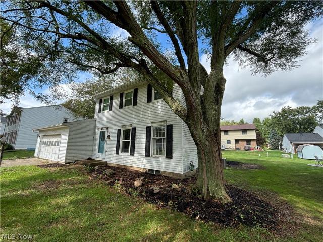 House for sale in Waltham Woods, North Canton