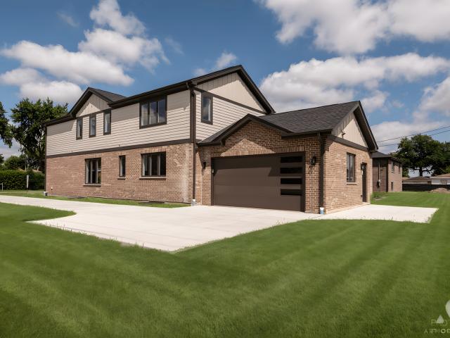 House for sale in Bridgeview, Illinois