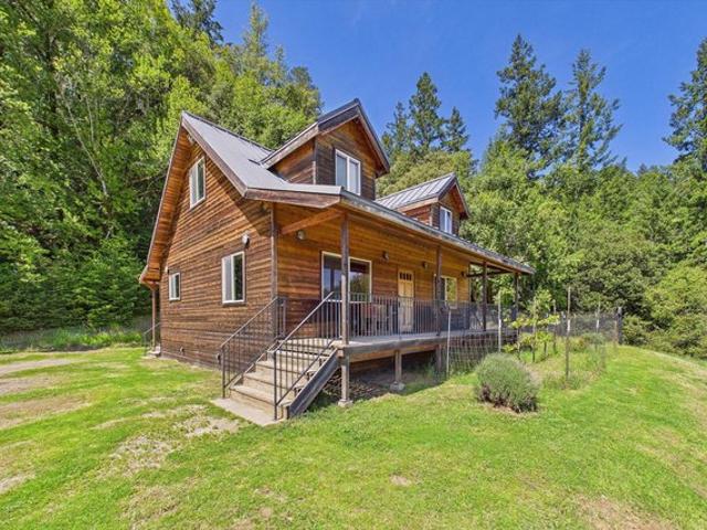 House for sale in Piercy, California