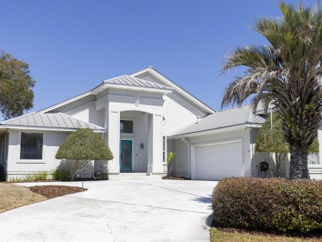 House for sale in Shalimar, Florida