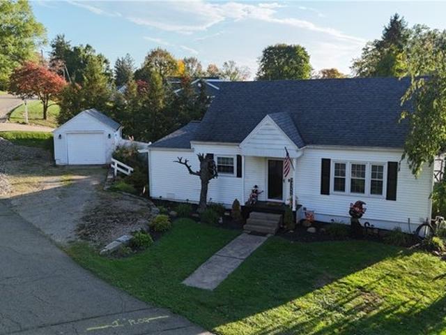House for sale in Coshocton, Coshocton County
