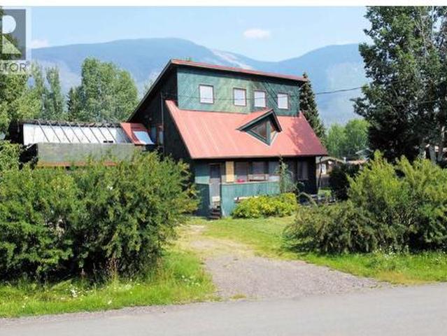 House for sale in Mcbride, British Columbia