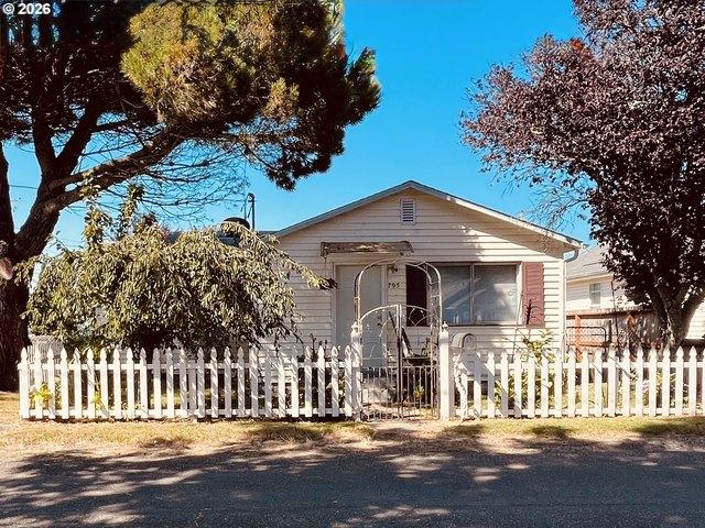 House for sale in Oregonia