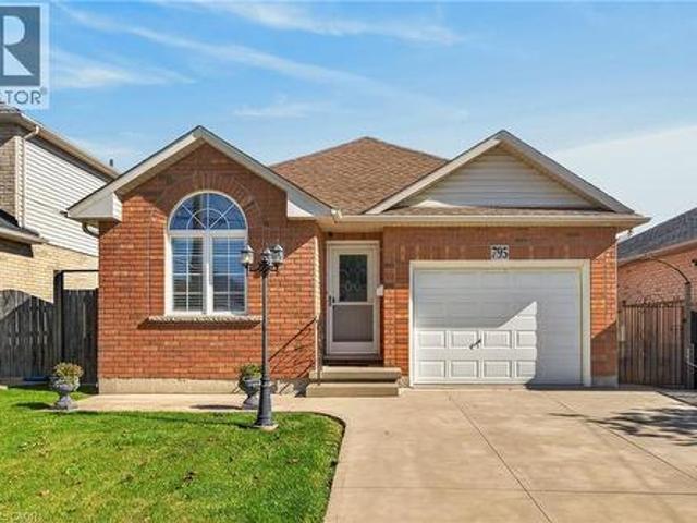 House for sale in Ancaster, Ontario