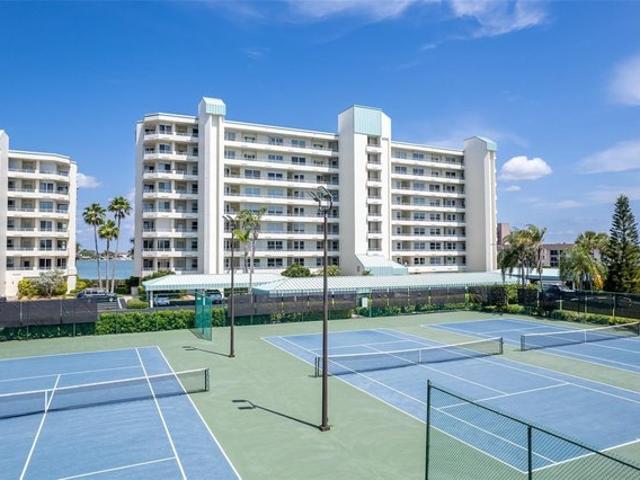 Condo for sale in South Pasadena, Florida