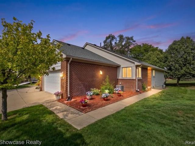 Condo for sale in Waterford, Michigan