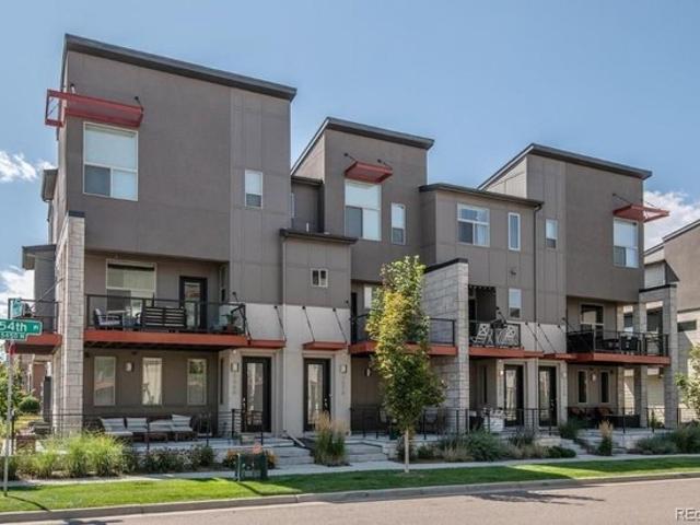 Townhouse for sale in Willow Park, Denver
