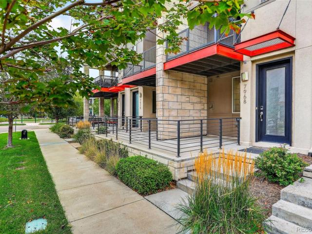 Townhouse for sale in Willow Park, Denver