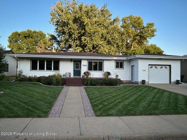 House for sale in Dickinson, North Dakota