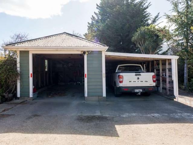 Property for sale in Otakou