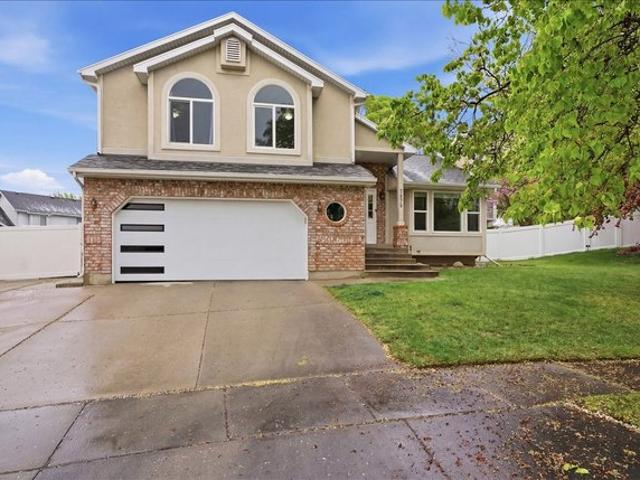 House for sale in Sandy, Utah