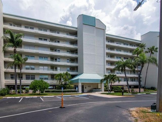 Condo for sale in South Pasadena, Florida