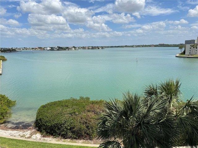 Condo for sale in South Pasadena, Florida