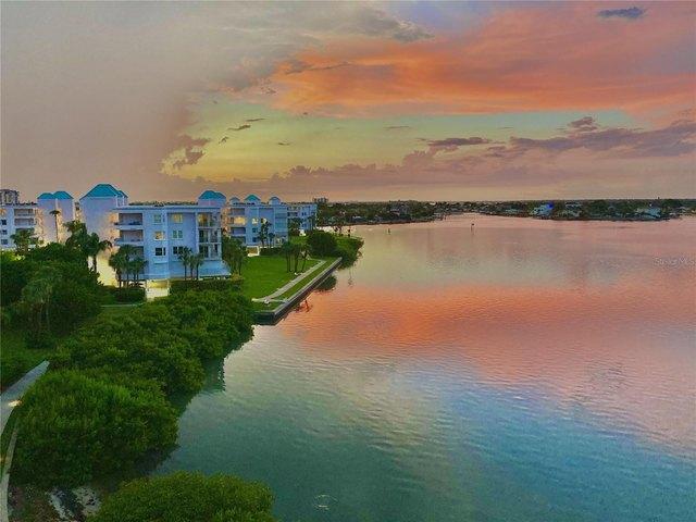 Condo for sale in South Pasadena, Florida