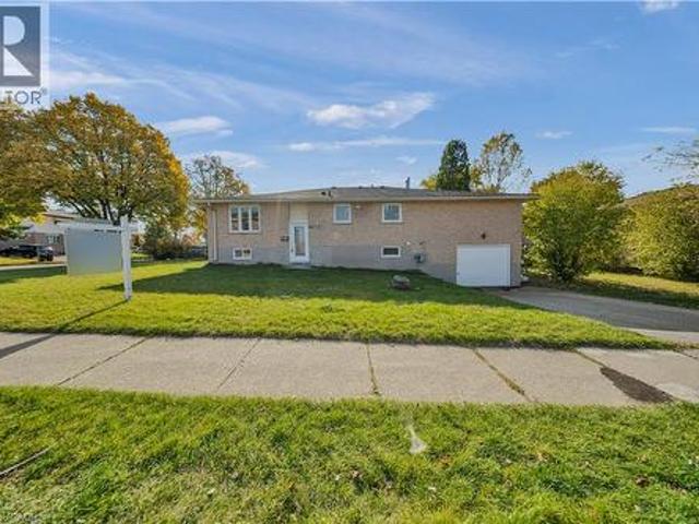 House for sale in Pioneer Park, Kitchener
