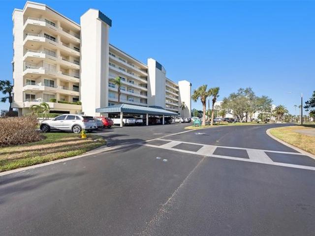 Condo for sale in South Pasadena, Florida