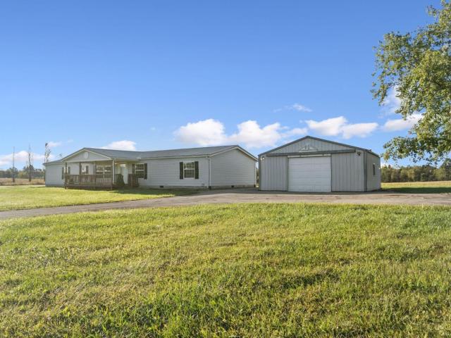 House for sale in Russellville, Ohio