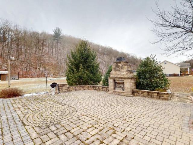 House for sale in Fort Ashby, West Virginia