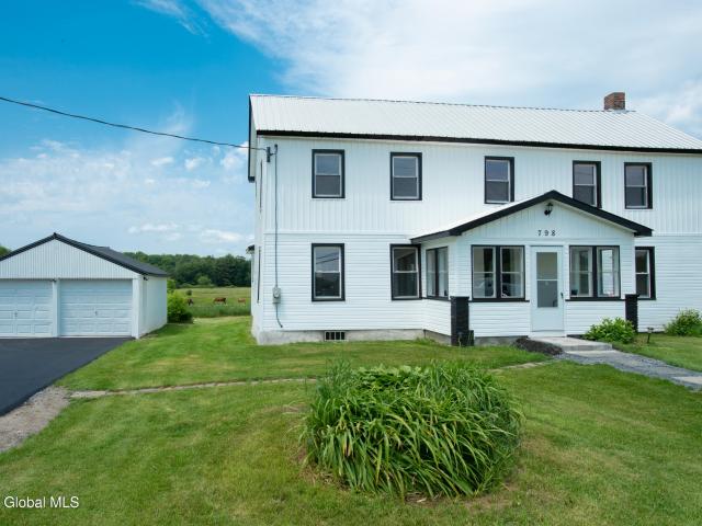 House for sale in Broadalbin