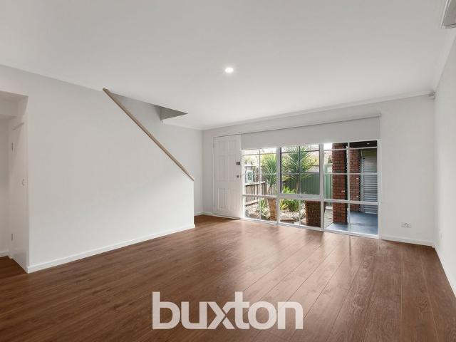 Townhouse for rent in Seaford, Melbourne