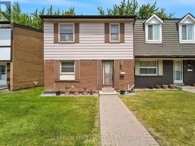 Townhouse for sale in Woburn, Ontario