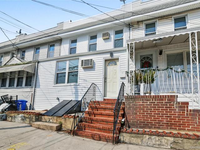House for sale in Queens, Arverne
