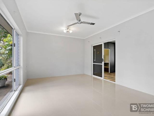 House for rent in Holloways Beach, Cairns
