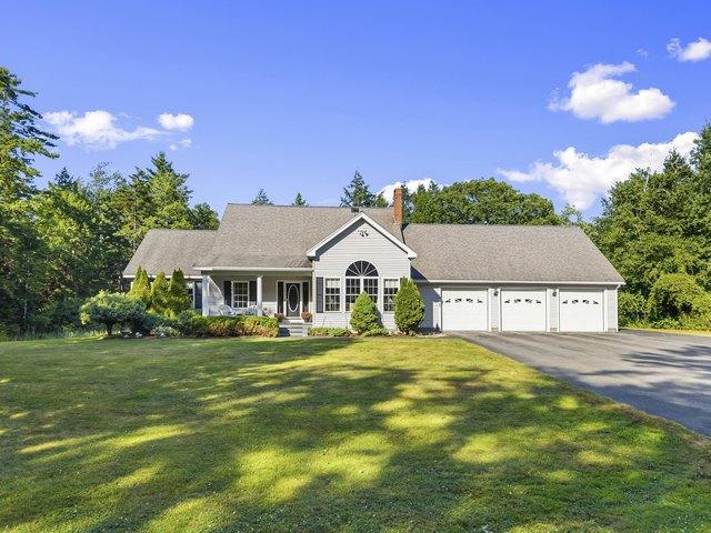 House for sale in Topsham, Maine
