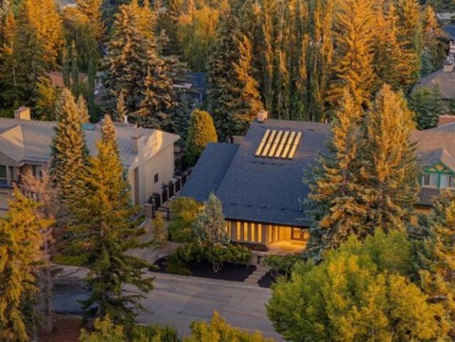 House for sale in Bel-Aire, Calgary