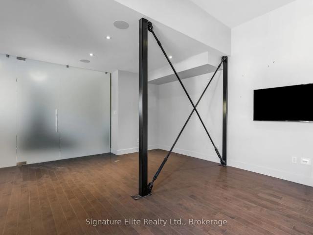House for rent in Toronto Centre, Toronto