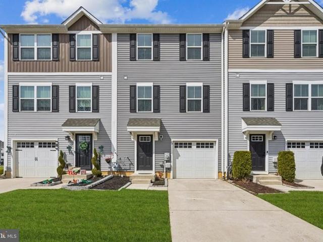 Townhouse for sale in Williamstown, New Jersey