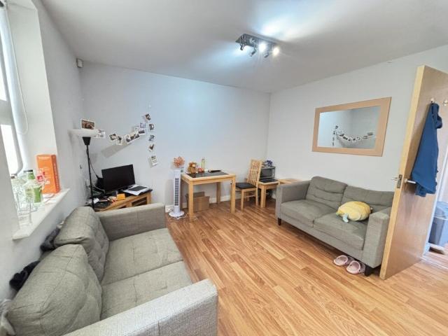 Apartment for rent in Hyde Park, West Yorkshire