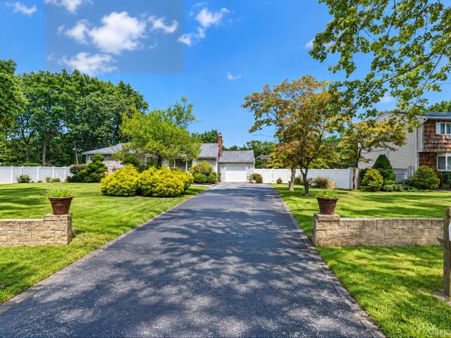 House for sale in Smithtown, New York